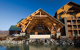 Hope Lake Lodge & Indoor Waterpark